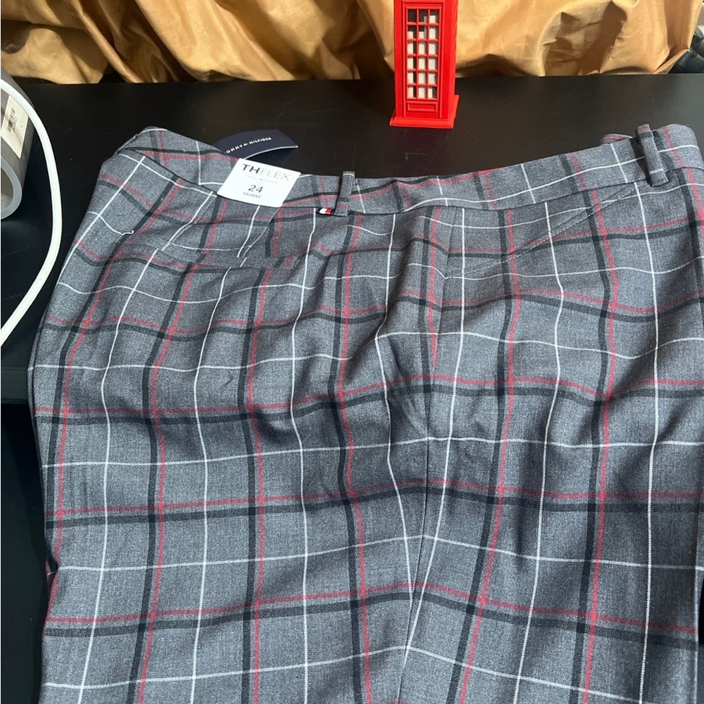 Tommy Hilfiger Size 24